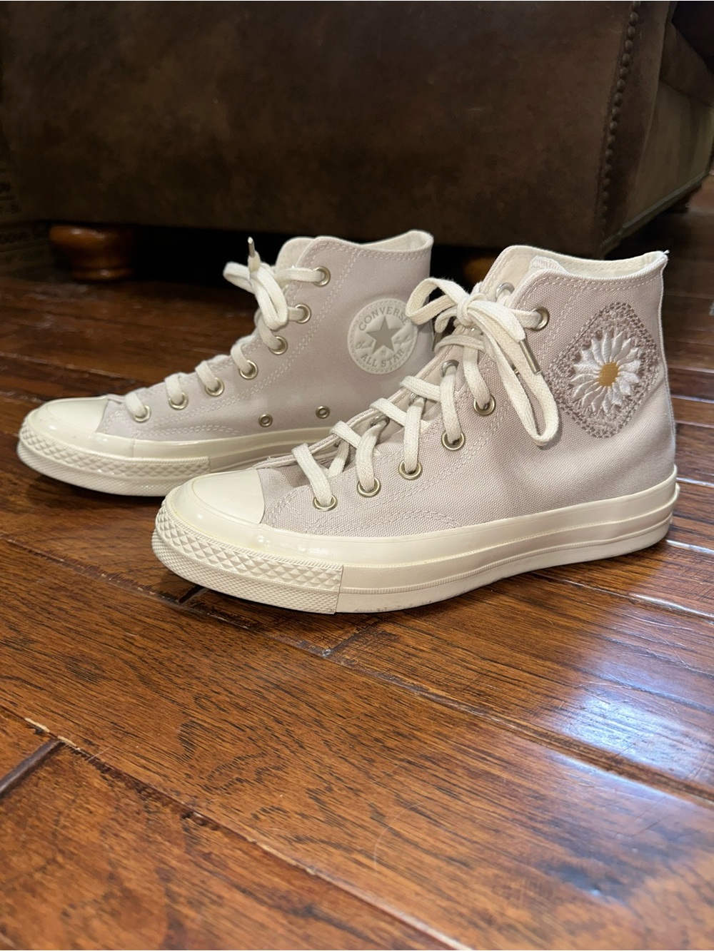 Converse Women's Chuck 70 Festival Florals Size 8 with Crochet Detail